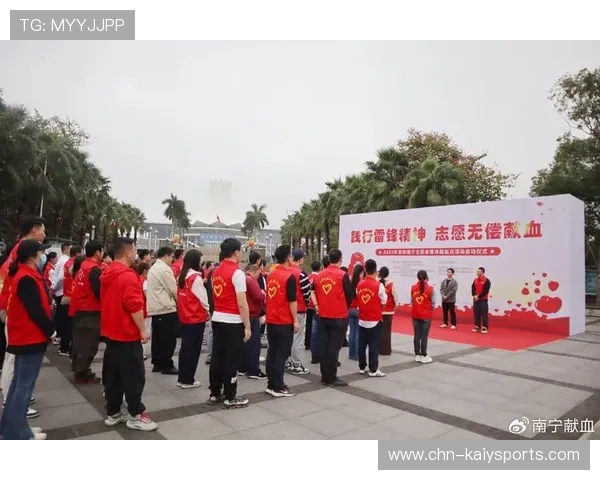 主办方赛事志愿者夜间值守应急照明与保暖设备配发，志愿者夜间巡逻照片