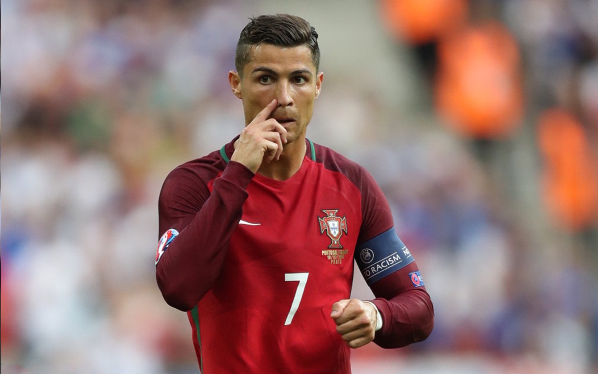 世界杯燃情夜：激情、荣耀尽在一瞬间，世界杯亲吻